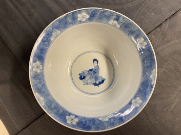 Twee Chinese blauw-witte klapmuts kommen, Kangxi